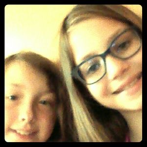 Meet your Poshers, Nevaeh and Laura